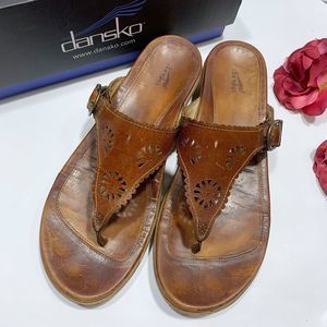 Dansko Leather Laser Cutout Thonged Walking Sandals Size 41 Women’s with box